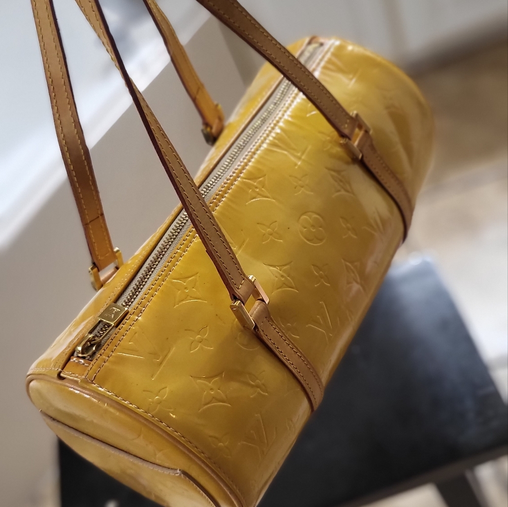 Authentic Louis Vuitton Bedford Vernis Shoulder bag
